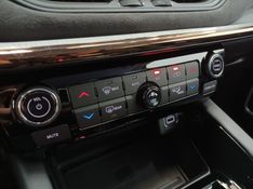 JEEP COMMANDER 1.3 T270 TURBO FLEX LIMITED AT6 2025/2026 BETIOLO NOVOS E SEMINOVOS LAJEADO / Carros no Vale