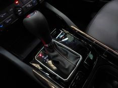 JEEP COMMANDER 1.3 T270 TURBO FLEX LIMITED AT6 2025/2026 BETIOLO NOVOS E SEMINOVOS LAJEADO / Carros no Vale