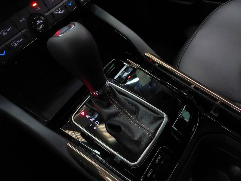 JEEP COMMANDER 1.3 T270 TURBO FLEX LIMITED AT6 2025/2026 BETIOLO NOVOS E SEMINOVOS LAJEADO / Carros no Vale