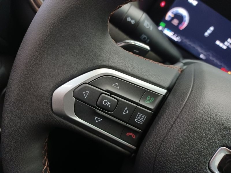 JEEP COMMANDER 1.3 T270 TURBO FLEX LIMITED AT6 2025/2026 BETIOLO NOVOS E SEMINOVOS LAJEADO / Carros no Vale