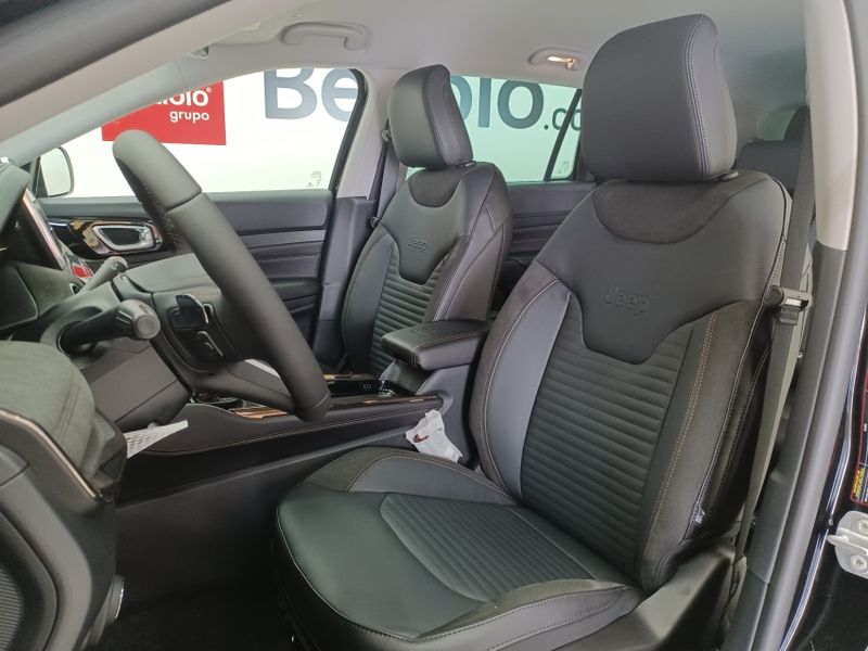 JEEP COMMANDER 1.3 T270 TURBO FLEX LIMITED AT6 2025/2026 BETIOLO NOVOS E SEMINOVOS LAJEADO / Carros no Vale