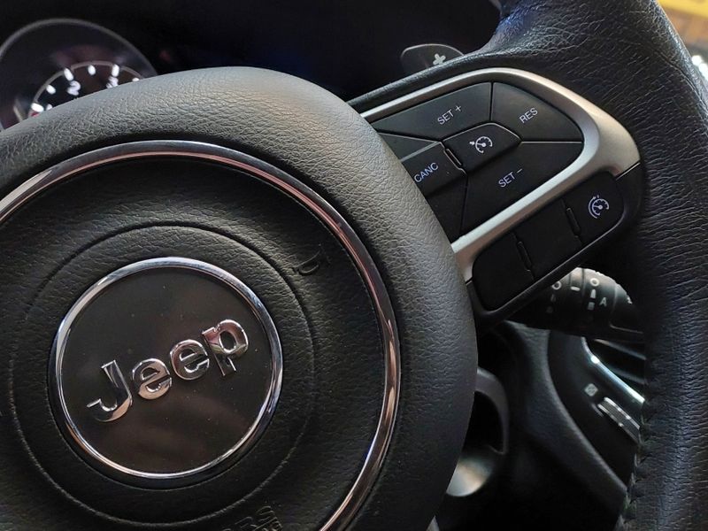 JEEP COMPASS 2.0 16V DIESEL LONGITUDE 4X4 AUTOMÁTICO 2018/2018 BETIOLO NOVOS E SEMINOVOS LAJEADO / Carros no Vale