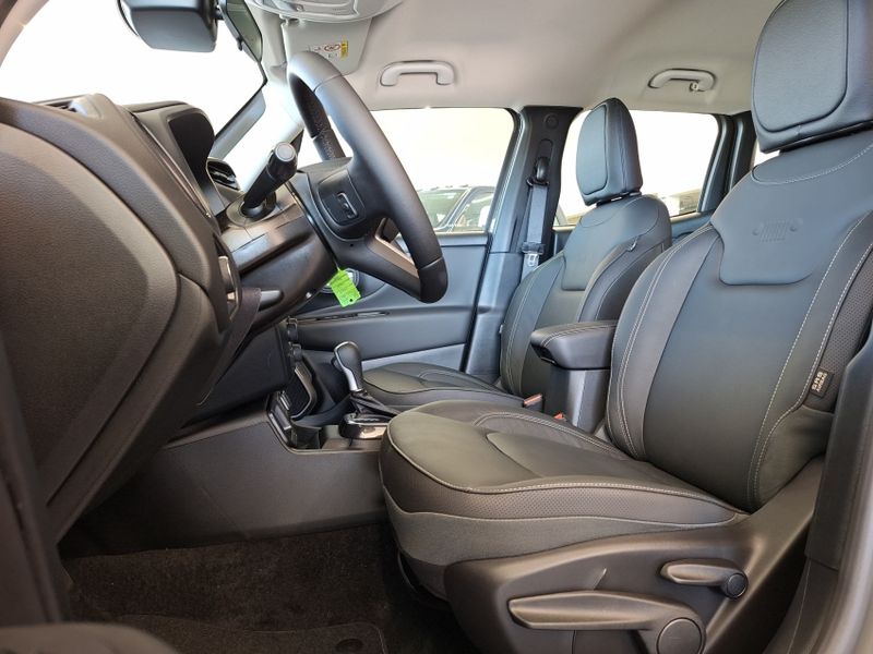 JEEP RENEGADE 1.3 T270 TURBO FLEX LONGITUDE AT6 2025/2026 BETIOLO NOVOS E SEMINOVOS LAJEADO / Carros no Vale