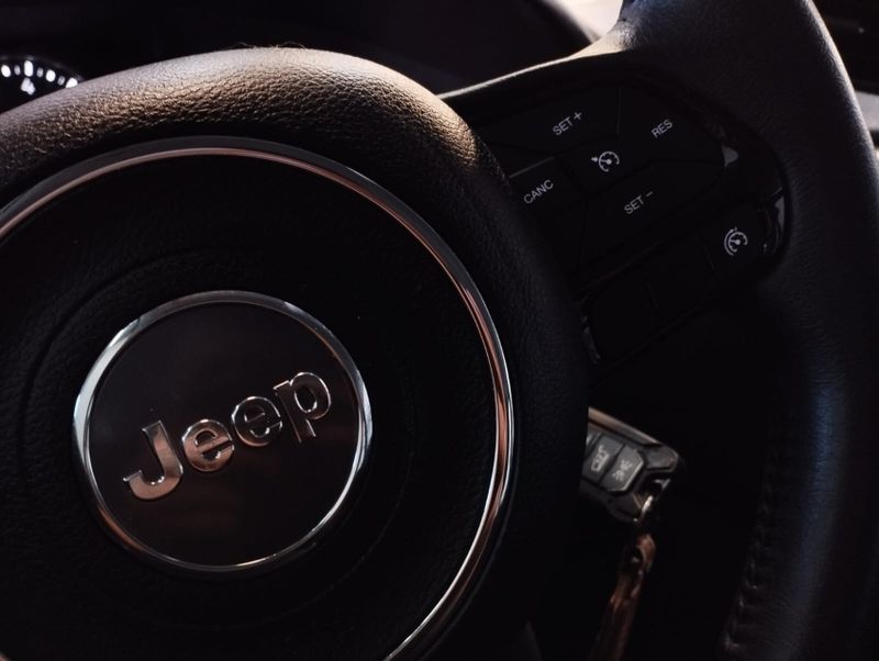 JEEP RENEGADE 1.8 16V FLEX SPORT 4P AUTOMÁTICO 2021/2021 BETIOLO NOVOS E SEMINOVOS LAJEADO / Carros no Vale