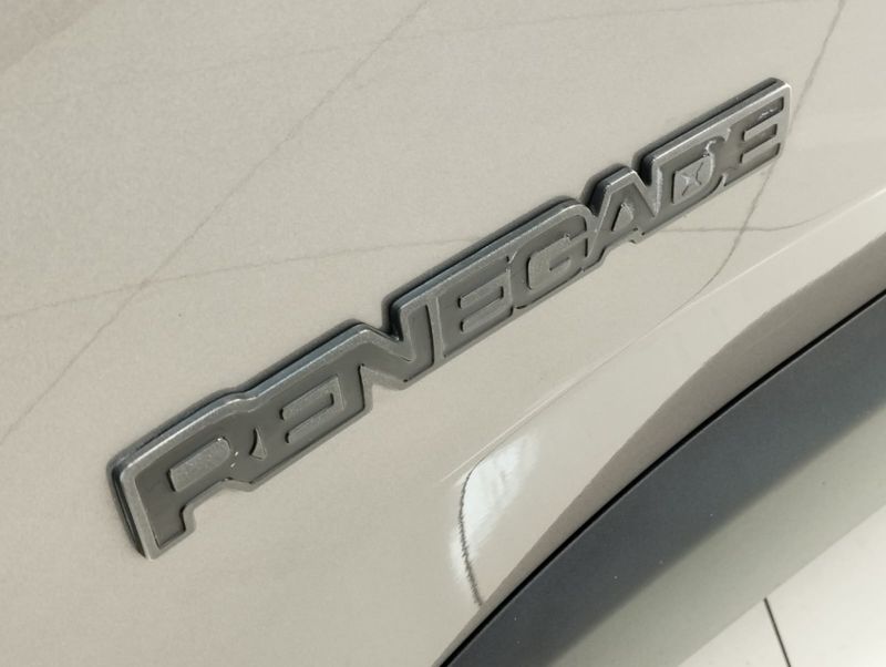JEEP RENEGADE 1.8 16V FLEX SPORT 4P AUTOMÁTICO 2021/2021 BETIOLO NOVOS E SEMINOVOS LAJEADO / Carros no Vale