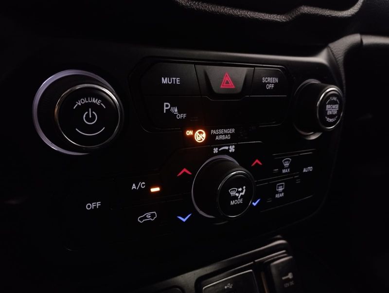 JEEP RENEGADE 2.0 16V TURBO DIESEL LONGITUDE 4P 4X4 AUTOMÁTICO 2018/2019 BETIOLO NOVOS E SEMINOVOS LAJEADO / Carros no Vale