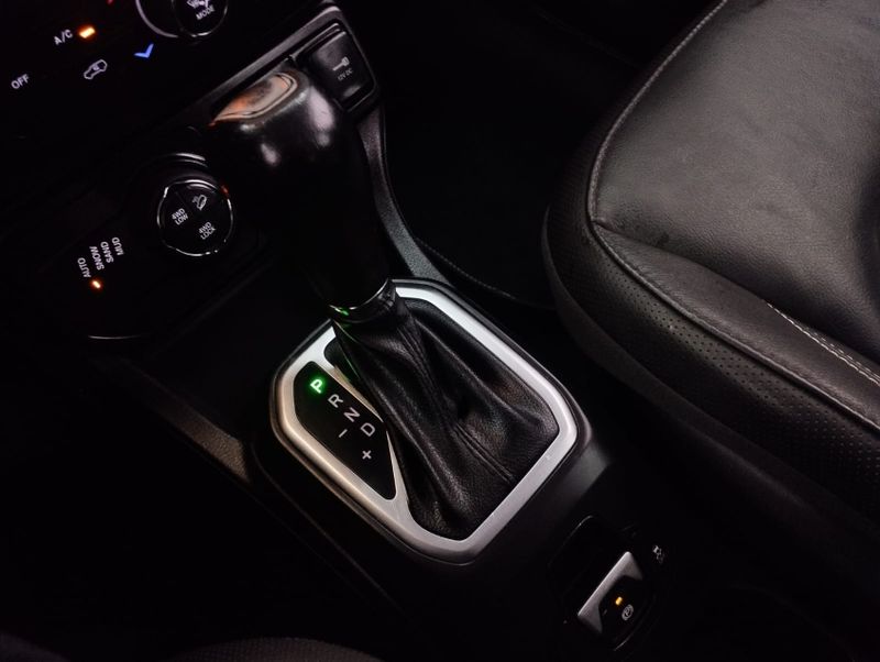 JEEP RENEGADE 2.0 16V TURBO DIESEL LONGITUDE 4P 4X4 AUTOMÁTICO 2018/2019 BETIOLO NOVOS E SEMINOVOS LAJEADO / Carros no Vale