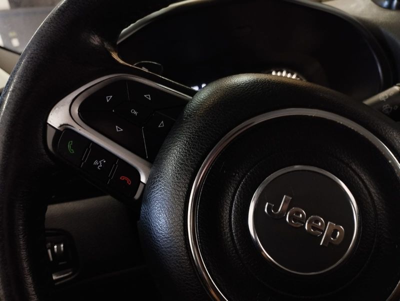 JEEP RENEGADE 2.0 16V TURBO DIESEL LONGITUDE 4P 4X4 AUTOMÁTICO 2018/2019 BETIOLO NOVOS E SEMINOVOS LAJEADO / Carros no Vale