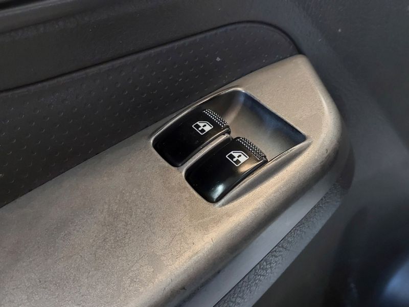 KIA BONGO 2.5 TD DIESEL STD CS MANUAL 2019/2020 BETIOLO NOVOS E SEMINOVOS LAJEADO / Carros no Vale