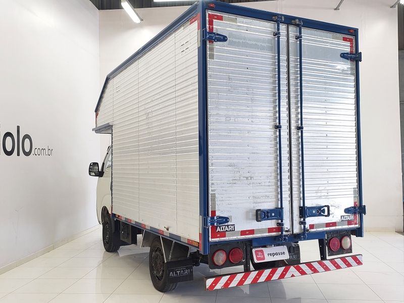 KIA BONGO 2.5 TD DIESEL STD CS MANUAL 2019/2020 BETIOLO NOVOS E SEMINOVOS LAJEADO / Carros no Vale