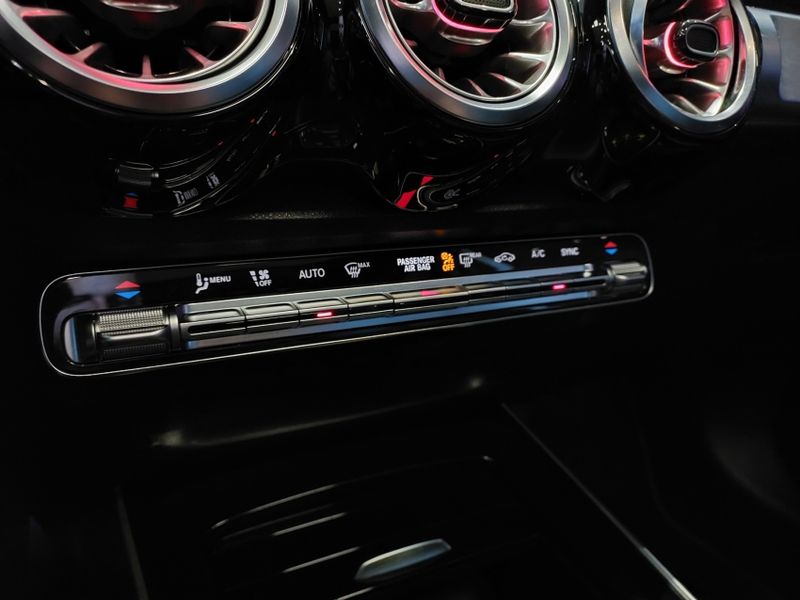 Mercedes-Benz GLB 200 1.3 CGI GASOLINA PROGRESSIVE 7G-DCT 2022/2022 BETIOLO NOVOS E SEMINOVOS LAJEADO / Carros no Vale