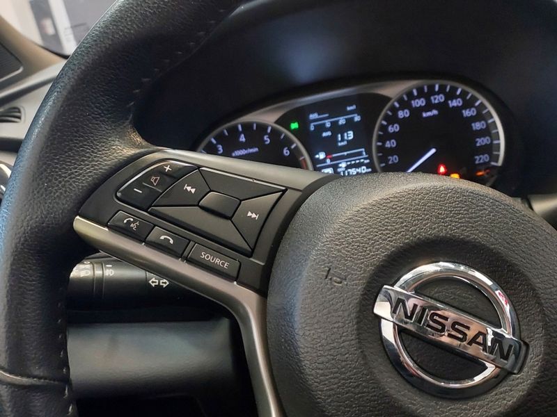 Nissan KICKS 1.6 16V FLEXSTART SV 4P XTRONIC 2018/2018 BETIOLO NOVOS E SEMINOVOS LAJEADO / Carros no Vale
