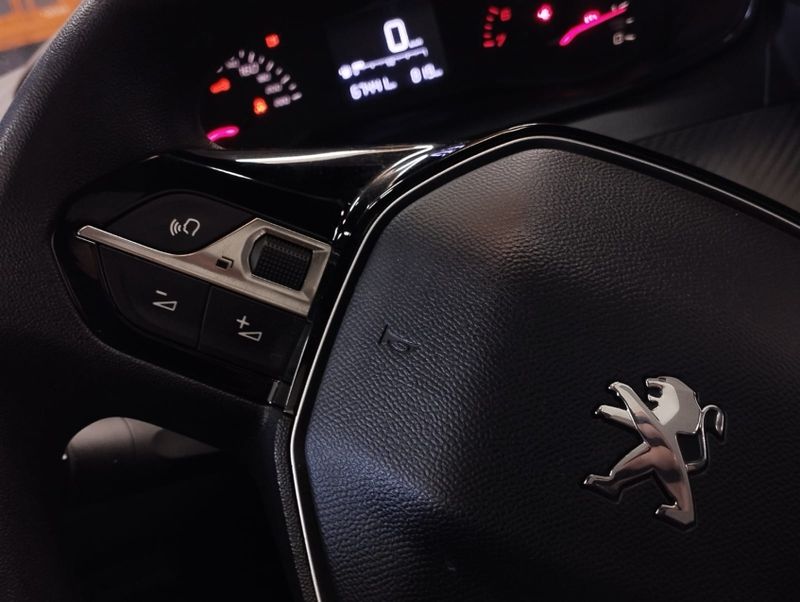Peugeot 208 1.0 FIREFLY FLEX STYLE MANUAL 2023/2024 BETIOLO NOVOS E SEMINOVOS LAJEADO / Carros no Vale