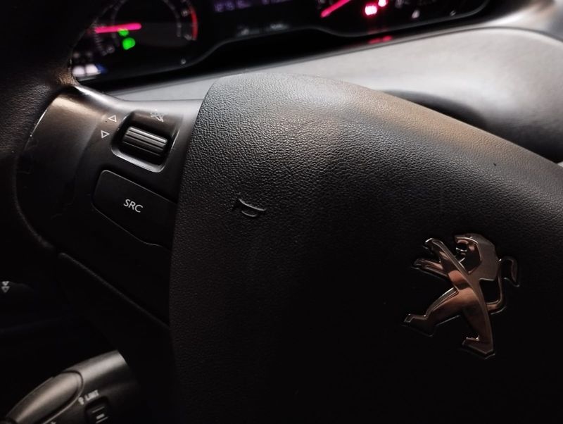 Peugeot 208 1.6 ACTIVE PACK 16V FLEX 4P AUTOMÁTICO 2018/2019 BETIOLO NOVOS E SEMINOVOS LAJEADO / Carros no Vale