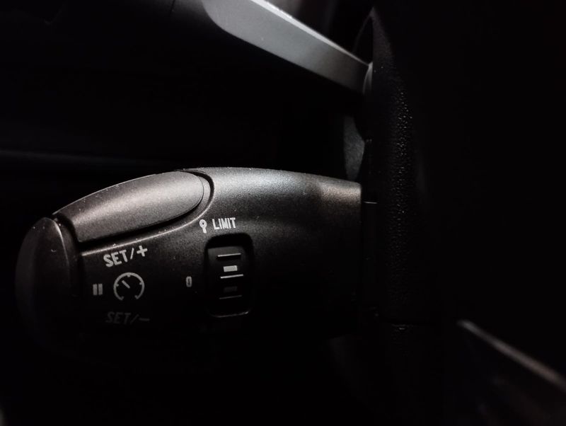 Peugeot 208 1.6 ACTIVE PACK 16V FLEX 4P AUTOMÁTICO 2018/2019 BETIOLO NOVOS E SEMINOVOS LAJEADO / Carros no Vale