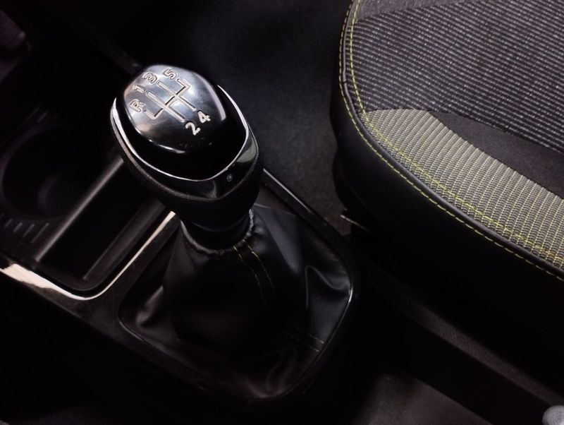 Renault KWID 1.0 12V SCE FLEX INTENSE MANUAL 2022/2023 BETIOLO NOVOS E SEMINOVOS LAJEADO / Carros no Vale