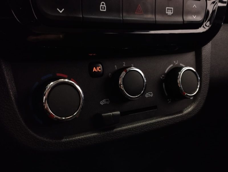 Renault KWID 1.0 12V SCE FLEX INTENSE MANUAL 2022/2023 BETIOLO NOVOS E SEMINOVOS LAJEADO / Carros no Vale