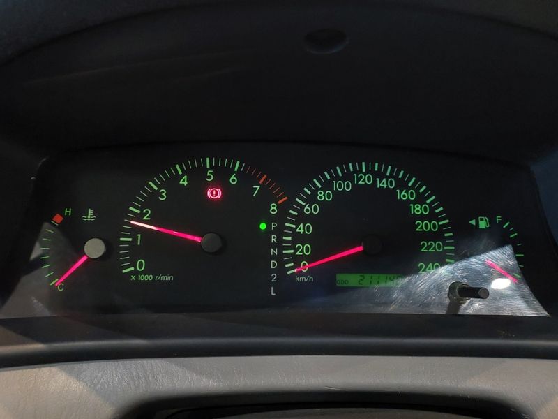 Toyota COROLLA 1.8 XEI 16V FLEX 4P MANUAL 2005/2005 BETIOLO NOVOS E SEMINOVOS LAJEADO / Carros no Vale