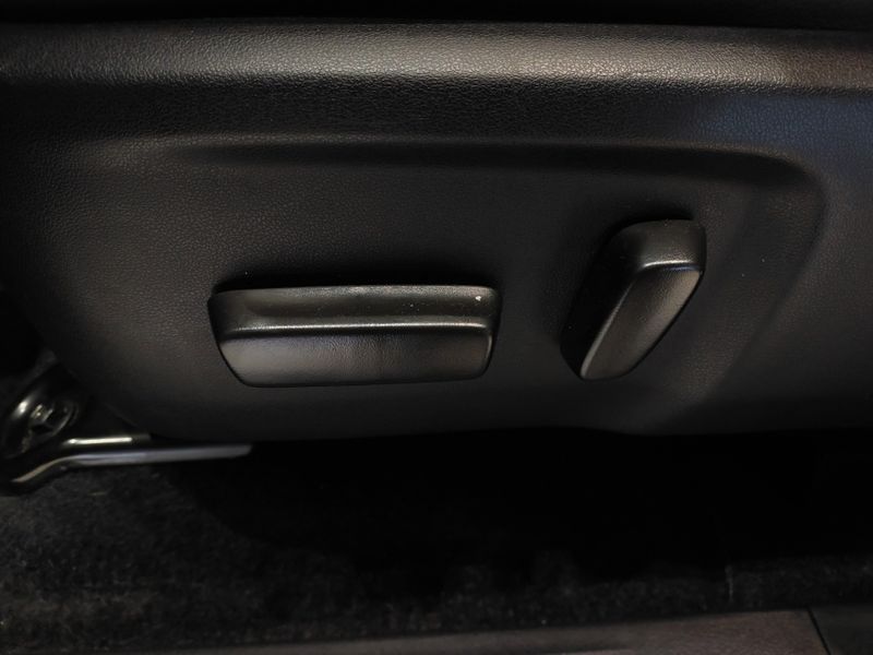 Toyota HILUX SW4 2.8 D-4D TURBO DIESEL SRX PLATINUM 4X4 AUTOMÁTICO 2024/2025 BETIOLO NOVOS E SEMINOVOS LAJEADO / Carros no Vale