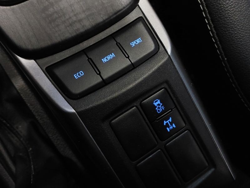 Toyota HILUX SW4 2.8 D-4D TURBO DIESEL SRX PLATINUM 4X4 AUTOMÁTICO 2024/2025 BETIOLO NOVOS E SEMINOVOS LAJEADO / Carros no Vale