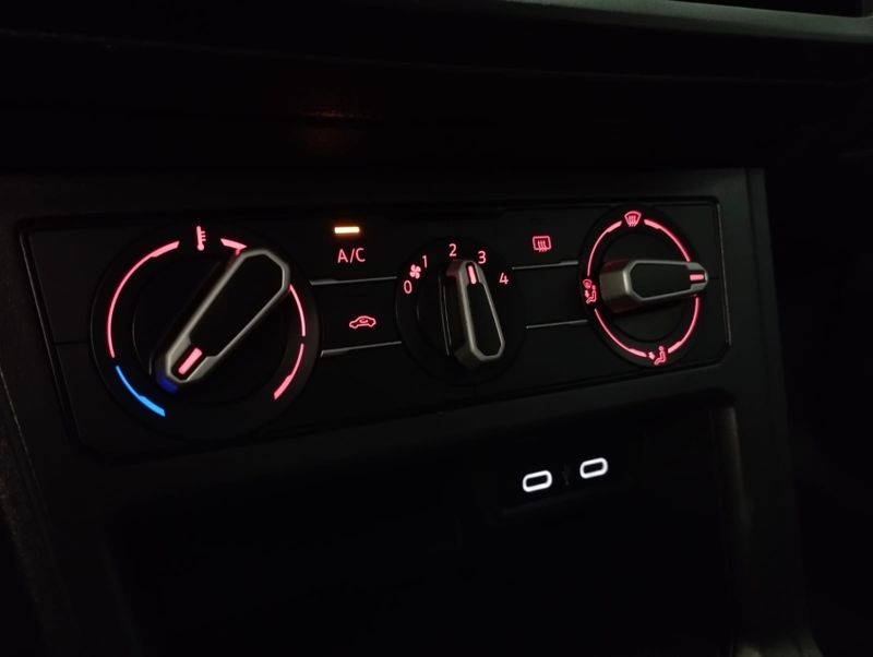 Volkswagen POLO 1.0 MPI TRACK MANUAL 2024/2025 BETIOLO NOVOS E SEMINOVOS LAJEADO / Carros no Vale