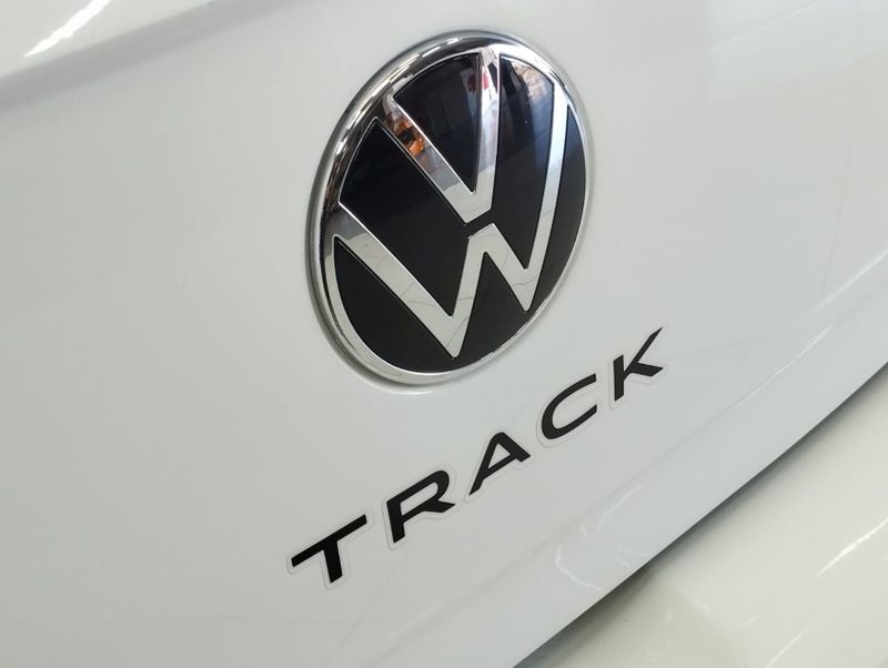 Volkswagen POLO 1.0 MPI TRACK MANUAL 2024/2025 BETIOLO NOVOS E SEMINOVOS LAJEADO / Carros no Vale