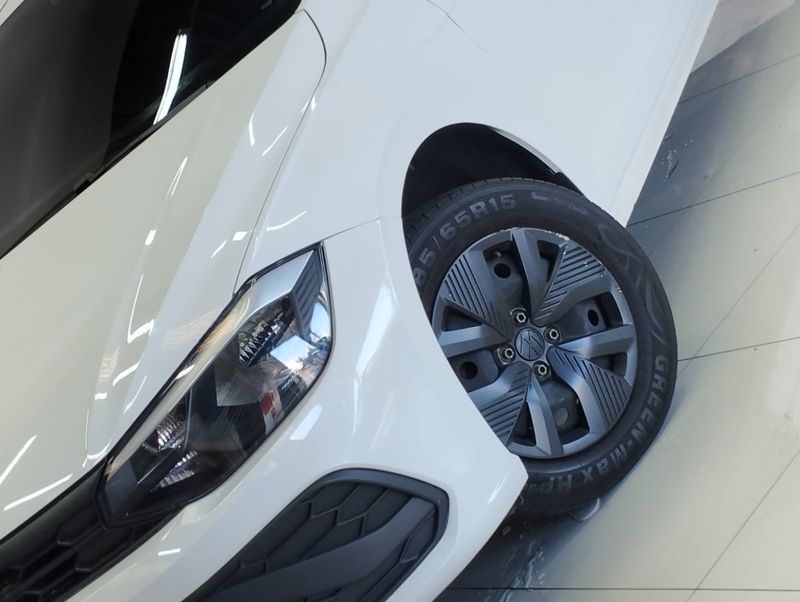 Volkswagen POLO 1.0 MPI TRACK MANUAL 2024/2025 BETIOLO NOVOS E SEMINOVOS LAJEADO / Carros no Vale