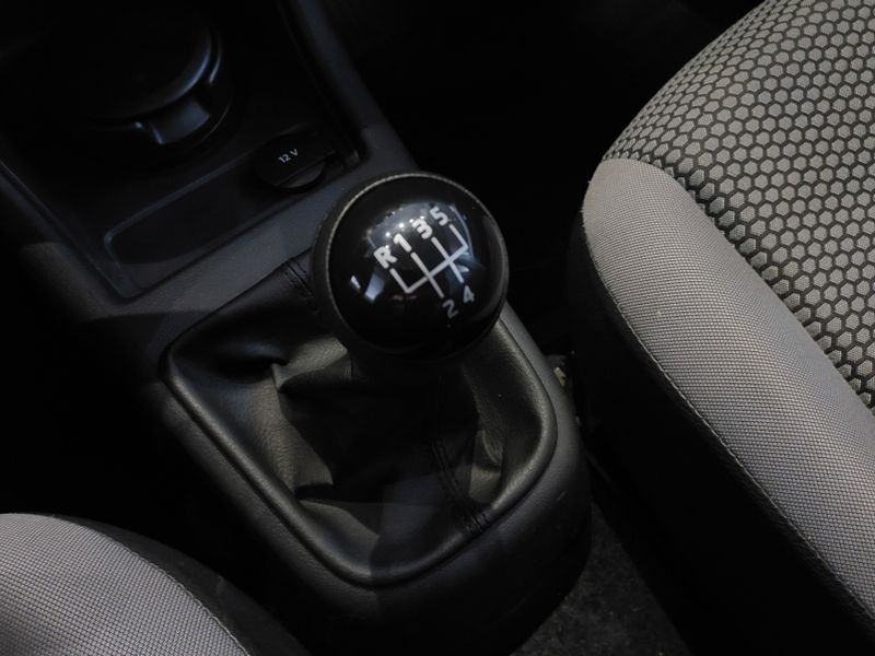 Volkswagen UP 1.0 MPI MOVE UP 12V FLEX 4P MANUAL 2016/2017 BETIOLO NOVOS E SEMINOVOS LAJEADO / Carros no Vale