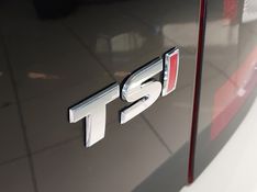 Volkswagen UP 1.0 MPI MOVE UP 12V FLEX 4P MANUAL 2016/2017 BETIOLO NOVOS E SEMINOVOS LAJEADO / Carros no Vale