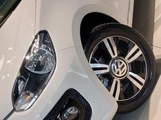 Volkswagen UP 1.0 MPI MOVE UP 12V FLEX 4P MANUAL 2016/2017 BETIOLO NOVOS E SEMINOVOS LAJEADO / Carros no Vale