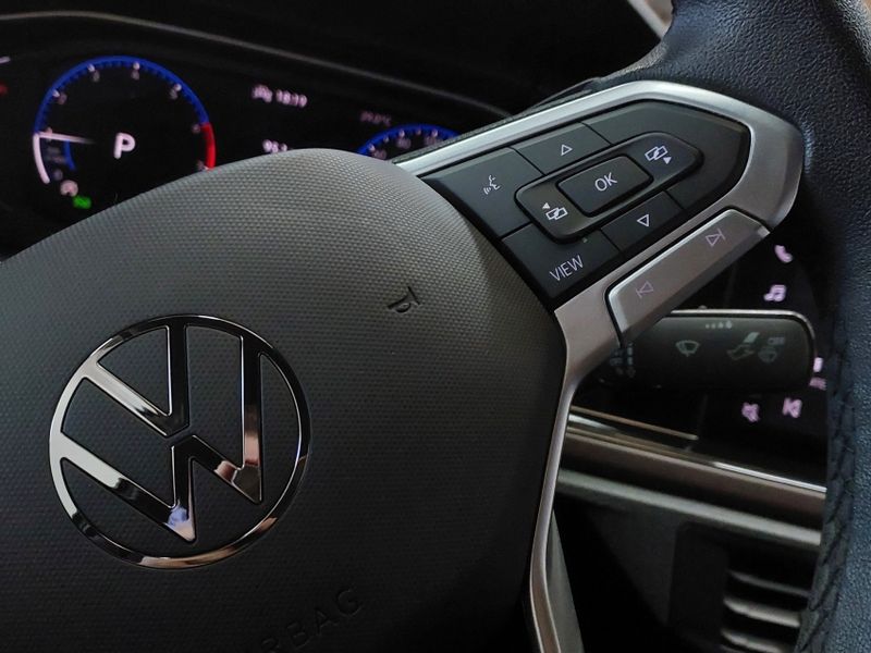 Volkswagen VIRTUS 1.0 200 TSI HIGHLINE AUTOMÁTICO 2023/2023 BETIOLO NOVOS E SEMINOVOS LAJEADO / Carros no Vale