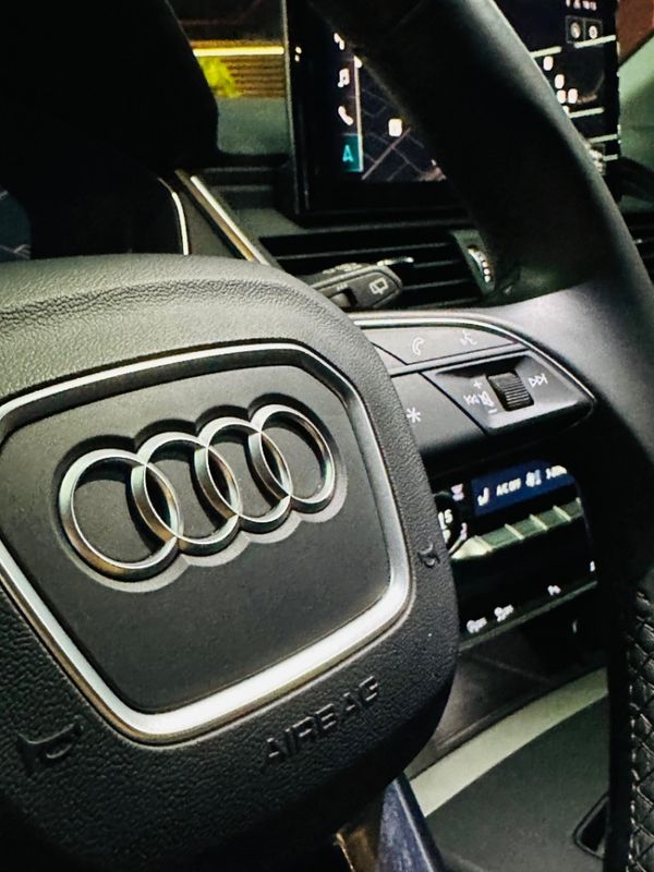 Audi Q5 2.0 45 TFSI GASOLINA S-LINE QUATTRO S TRONIC 2023/2023 CASTELLAN E TOMAZONI MOTORS CAXIAS DO SUL / Carros no Vale