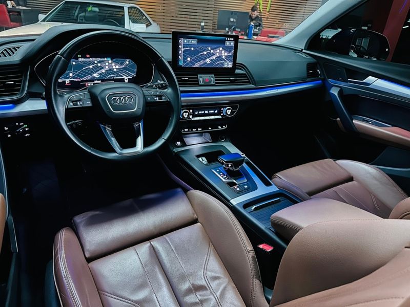 Audi Q5 2.0 45 TFSI GASOLINA S-LINE QUATTRO S TRONIC 2023/2023 CASTELLAN E TOMAZONI MOTORS CAXIAS DO SUL / Carros no Vale