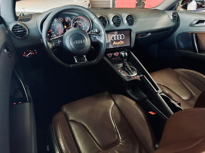 Audi TT 2.0 TFSI COUPÉ 16V GASOLINA 2P S-TRONIC 2011/2012 CASTELLAN E TOMAZONI MOTORS CAXIAS DO SUL / Carros no Vale