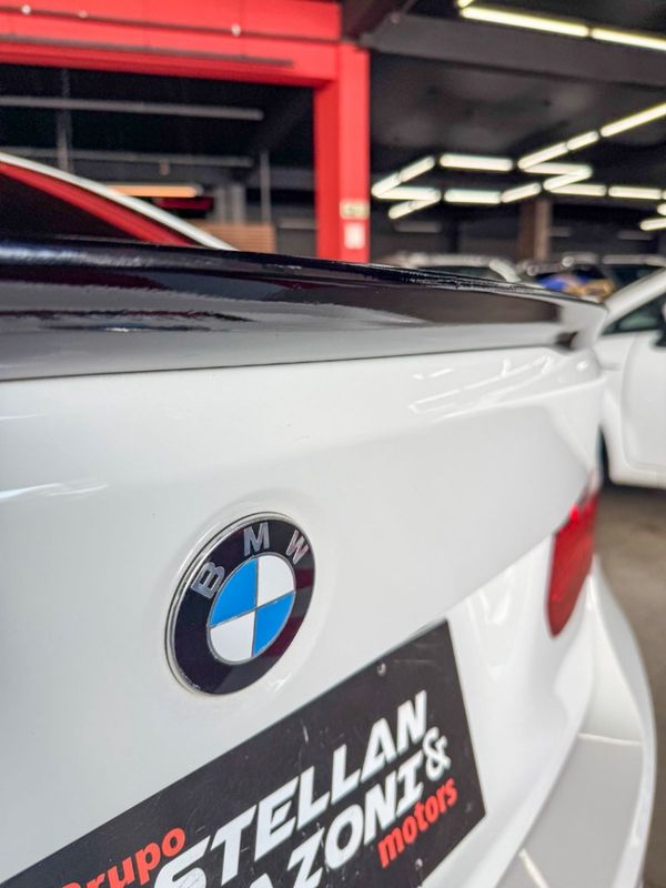 BMW 320i 2.0 SPORT GP 16V TURBO GASOLINA 4P AUTOMÁTICO 2013/2014 CASTELLAN E TOMAZONI MOTORS CAXIAS DO SUL / Carros no Vale