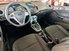 Ford FIESTA 1.6 SEL HATCH 16V FLEX 4P POWERSHIFT 2017/2017 CASTELLAN E TOMAZONI MOTORS CAXIAS DO SUL / Carros no Vale