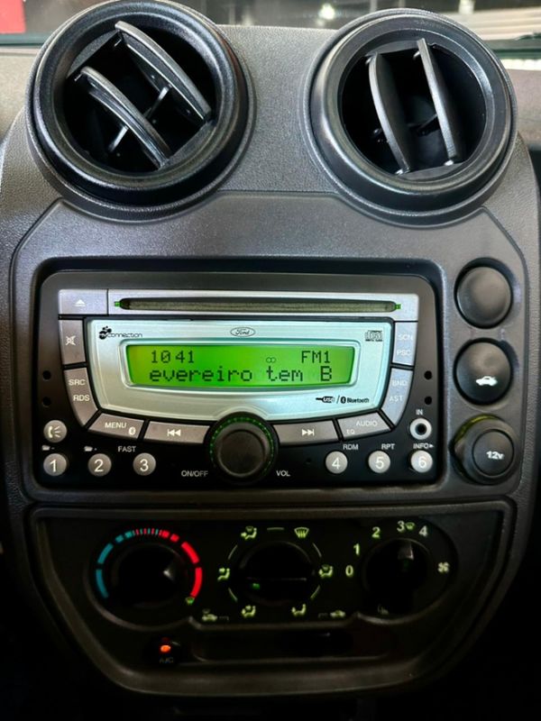 Ford KA 1.0 MPI 8V FLEX 2P MANUAL 2012/2012 CASTELLAN E TOMAZONI MOTORS CAXIAS DO SUL / Carros no Vale