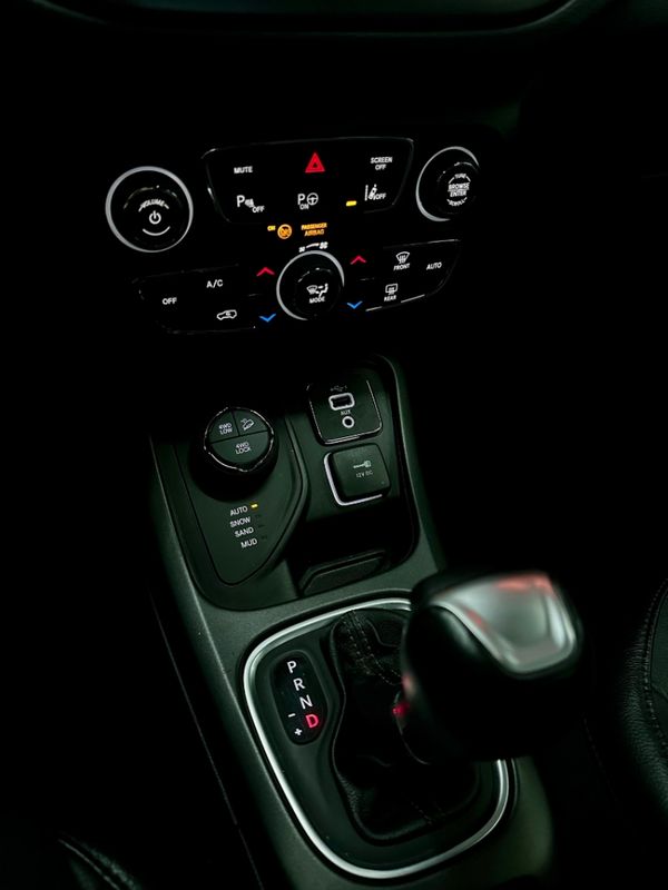 JEEP COMPASS 2.0 16V DIESEL S 4X4 AUTOMÁTICO 2020/2021 CASTELLAN E TOMAZONI MOTORS CAXIAS DO SUL / Carros no Vale