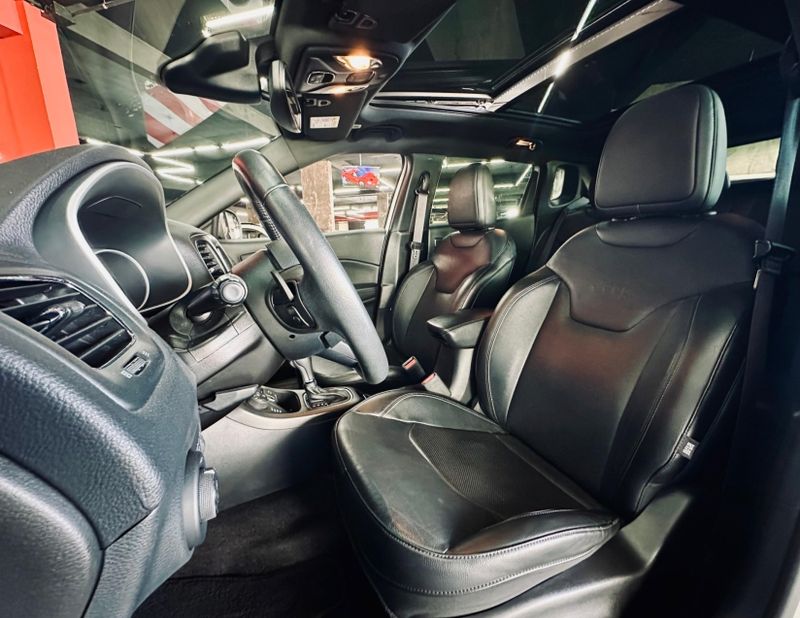 JEEP COMPASS 2.0 16V DIESEL S 4X4 AUTOMÁTICO 2020/2021 CASTELLAN E TOMAZONI MOTORS CAXIAS DO SUL / Carros no Vale