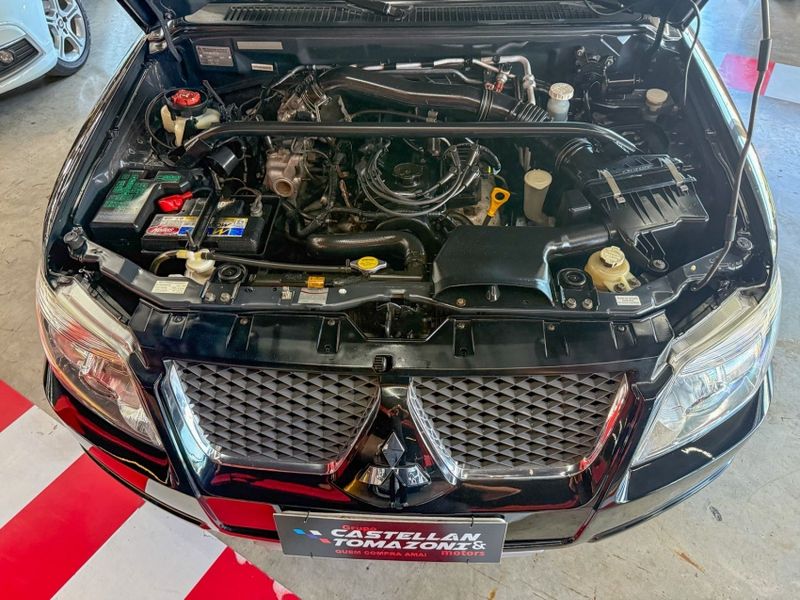 Mitsubishi PAJERO TR4 2.0 4X4 16V 140CV FLEX 4P MANUAL 2011/2012 CASTELLAN E TOMAZONI MOTORS CAXIAS DO SUL / Carros no Vale