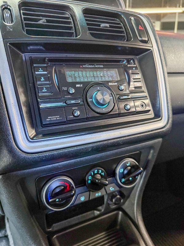 Mitsubishi PAJERO TR4 2.0 4X4 16V 140CV FLEX 4P MANUAL 2011/2012 CASTELLAN E TOMAZONI MOTORS CAXIAS DO SUL / Carros no Vale