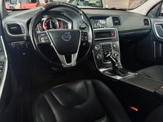 Volvo V60 2.0 T5 MOMENTUM TURBO GASOLINA 4P AUTOMÁTICO 2016/2016 CASTELLAN E TOMAZONI MOTORS CAXIAS DO SUL / Carros no Vale