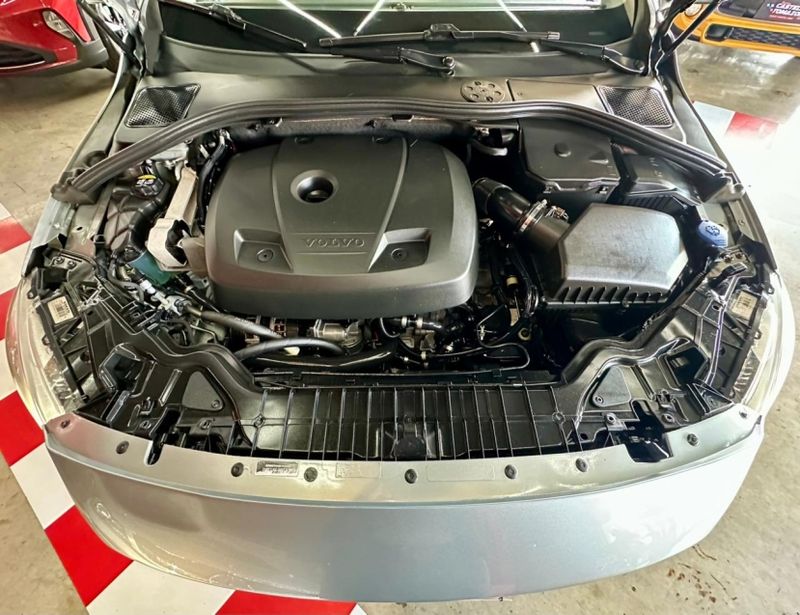 Volvo V60 2.0 T5 MOMENTUM TURBO GASOLINA 4P AUTOMÁTICO 2016/2016 CASTELLAN E TOMAZONI MOTORS CAXIAS DO SUL / Carros no Vale