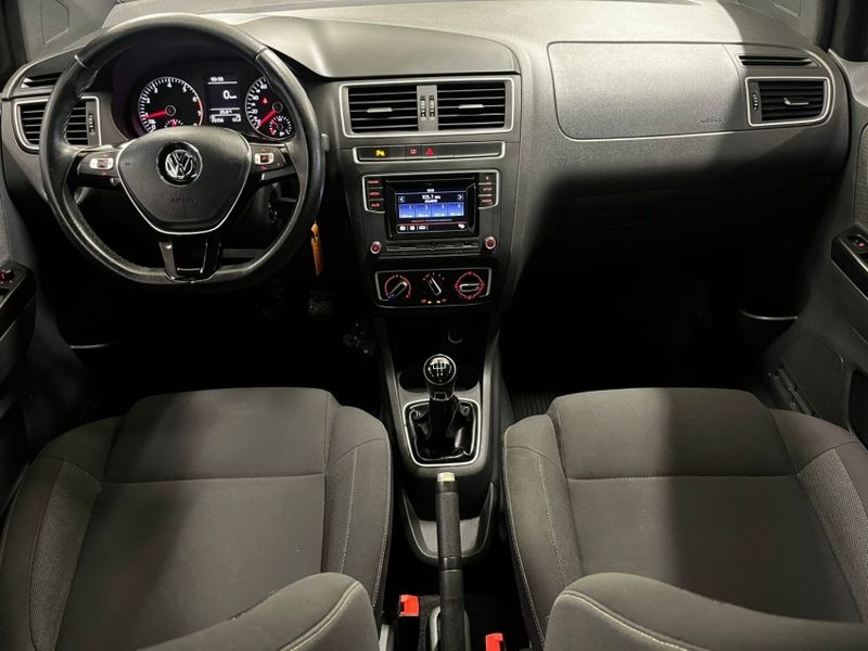 Volkswagen FOX 1.6 MSI RUN 8V FLEX 4P MANUAL 2016/2017 DRSUL SEMINOVOS CAXIAS DO SUL – LAJEADO – SANTA CRUZ DO SUL / Carros no Vale