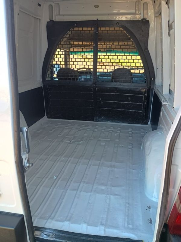 Fiat FIORINO 1.3 MPI FURGÃO 8V FLEX 2P MANUAL 2013/2013 CAMINHÕES & CAMIONETAS PASSO FUNDO / Carros no Vale