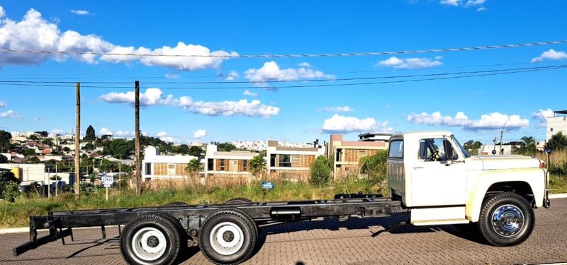 Ford F-22000 F 22 000 6×4 Reduzido 1982/1982 CAMINHÕES & CAMIONETAS PASSO FUNDO / Carros no Vale