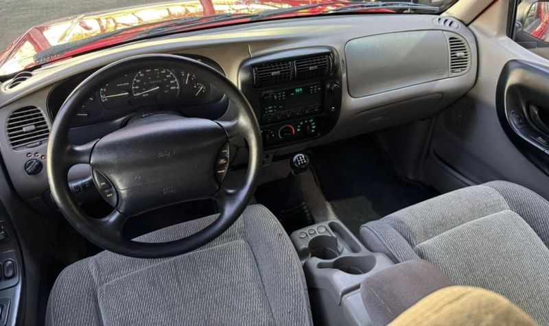 Ford RANGER 4.0 STX 4X2 CE V6 12V GASOLINA 2P MANUAL 1996/1997 CAMINHÕES & CAMIONETAS PASSO FUNDO / Carros no Vale