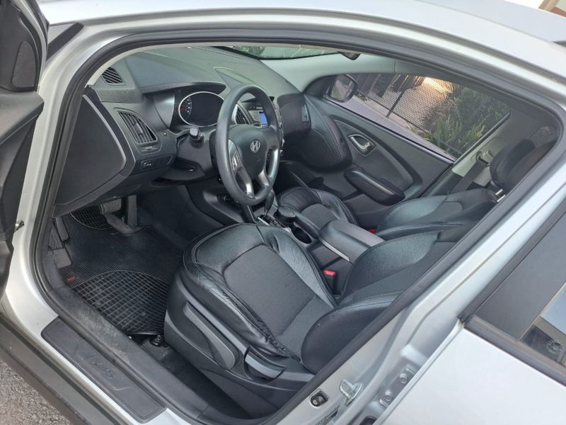 Hyundai IX35 2.0 MPFI GLS 4X2 16V GASOLINA 4P AUTOMÁTICO 2010/2011 CAMINHÕES & CAMIONETAS PASSO FUNDO / Carros no Vale