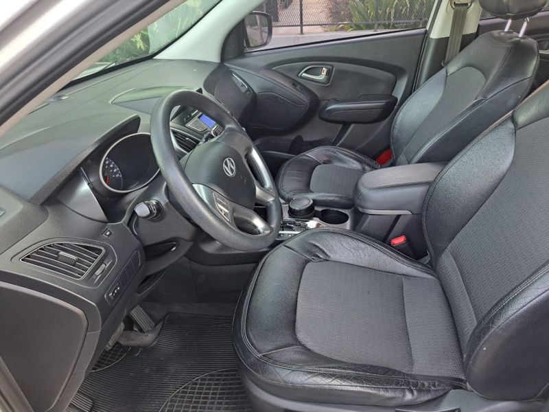 Hyundai IX35 2.0 MPFI GLS 4X2 16V GASOLINA 4P AUTOMÁTICO 2010/2011 CAMINHÕES & CAMIONETAS PASSO FUNDO / Carros no Vale