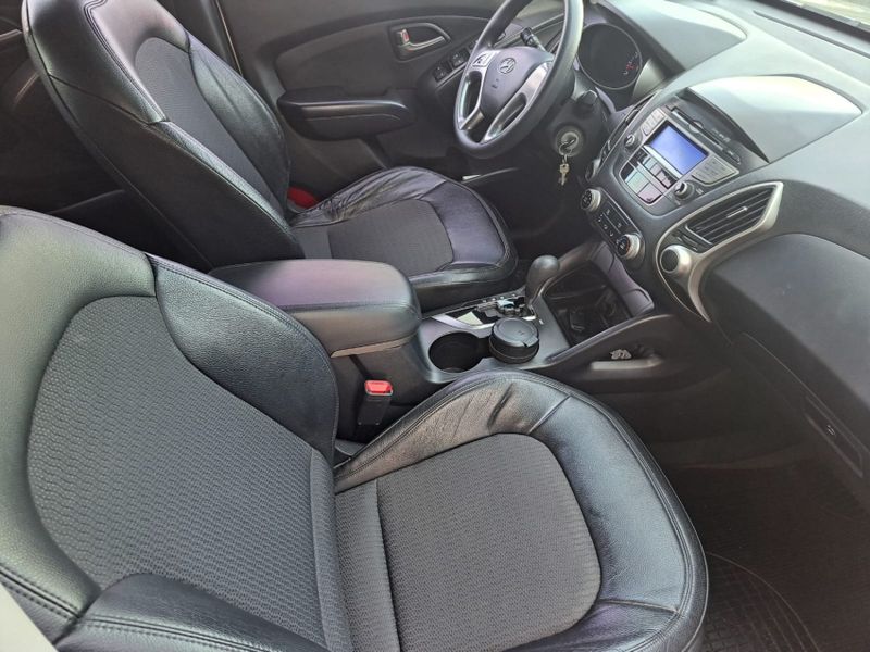 Hyundai IX35 2.0 MPFI GLS 4X2 16V GASOLINA 4P AUTOMÁTICO 2010/2011 CAMINHÕES & CAMIONETAS PASSO FUNDO / Carros no Vale